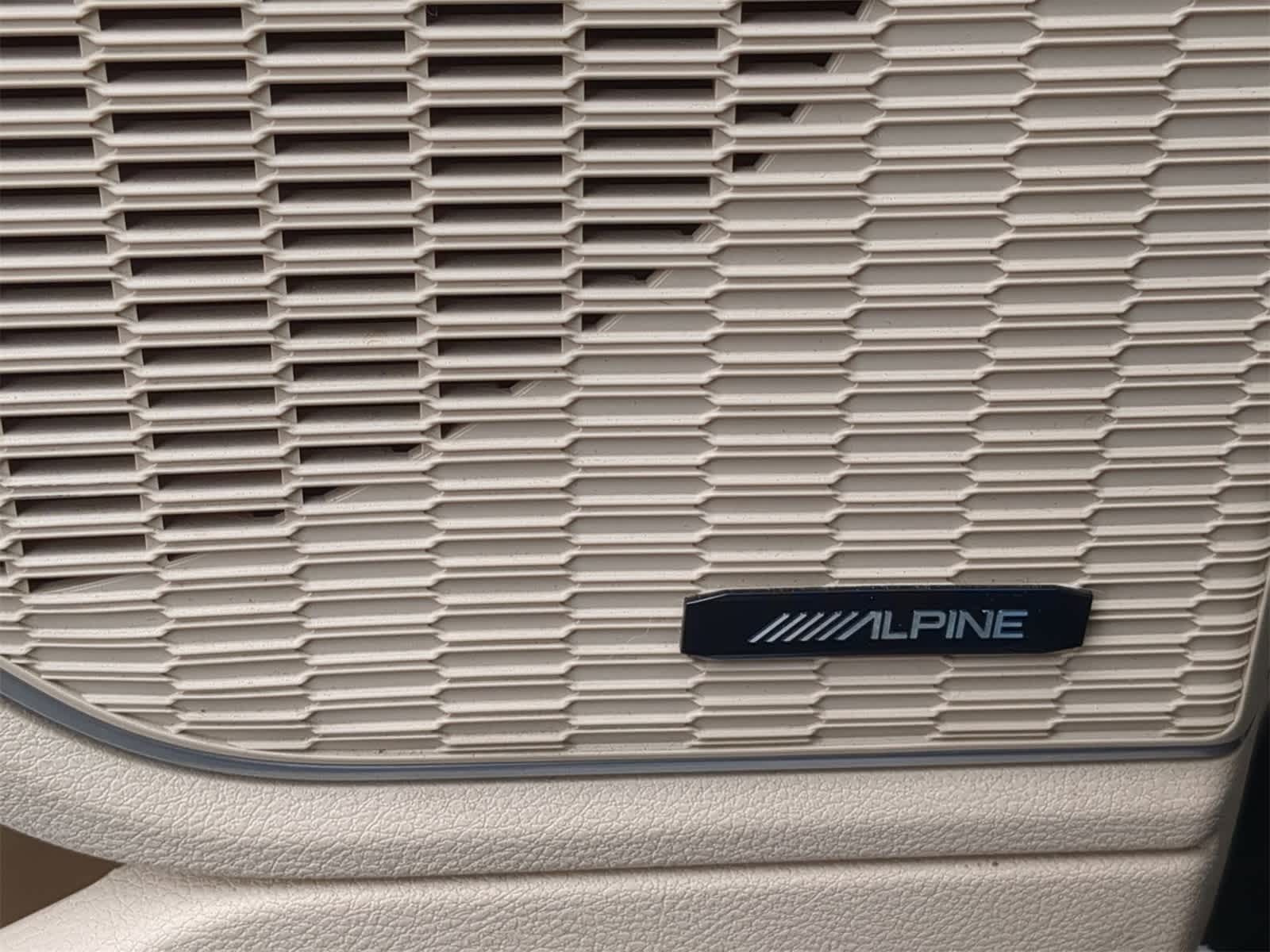 Thumbnail: 2022 Jeep Grand Cherokee L - 39