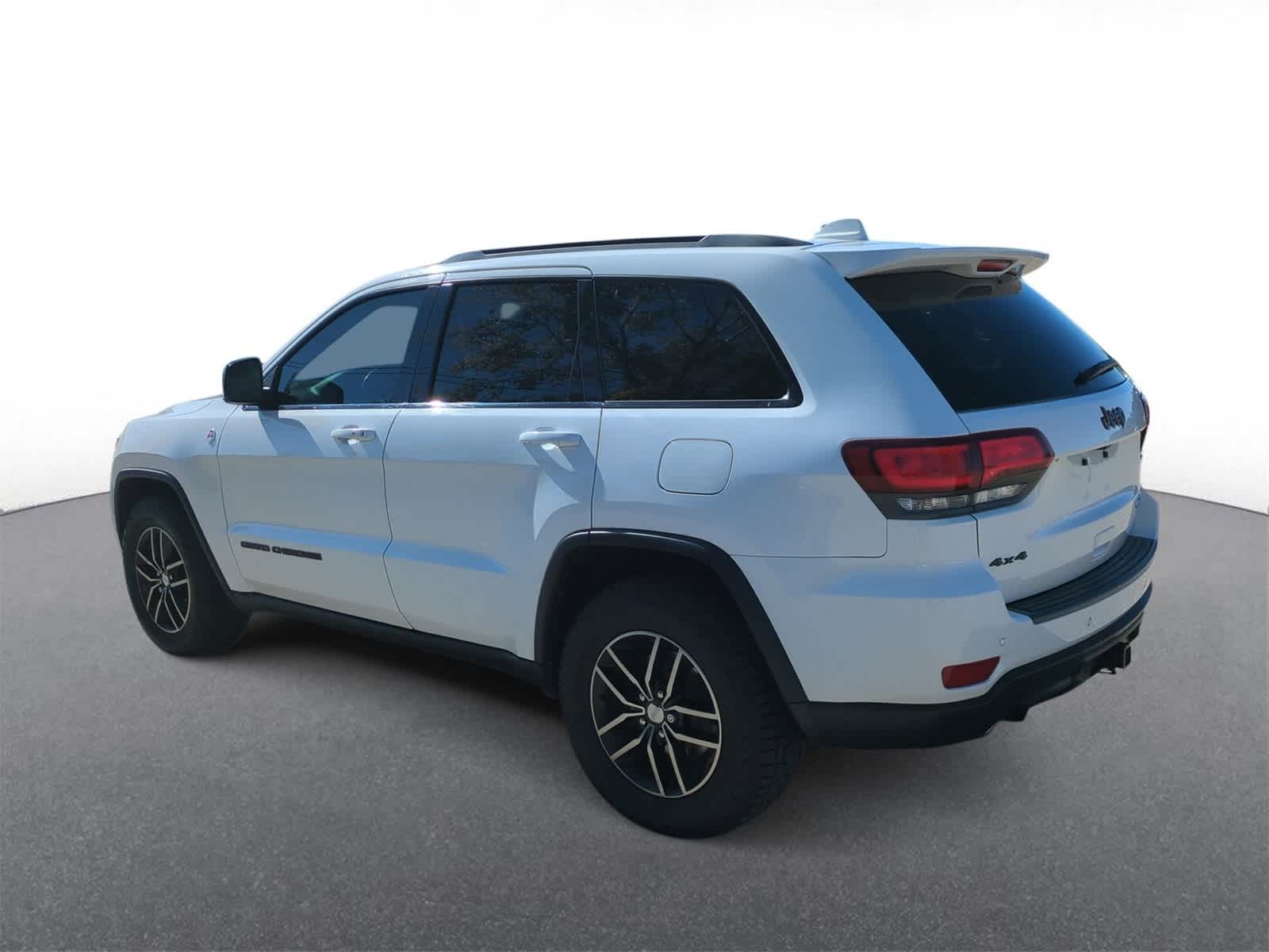 Thumbnail: 2018 Jeep Grand Cherokee - 6