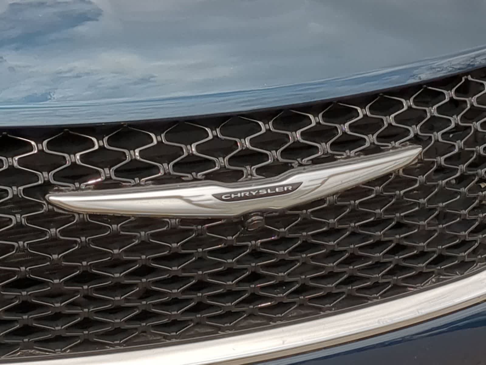 Thumbnail: 2023 Chrysler Pacifica - 12