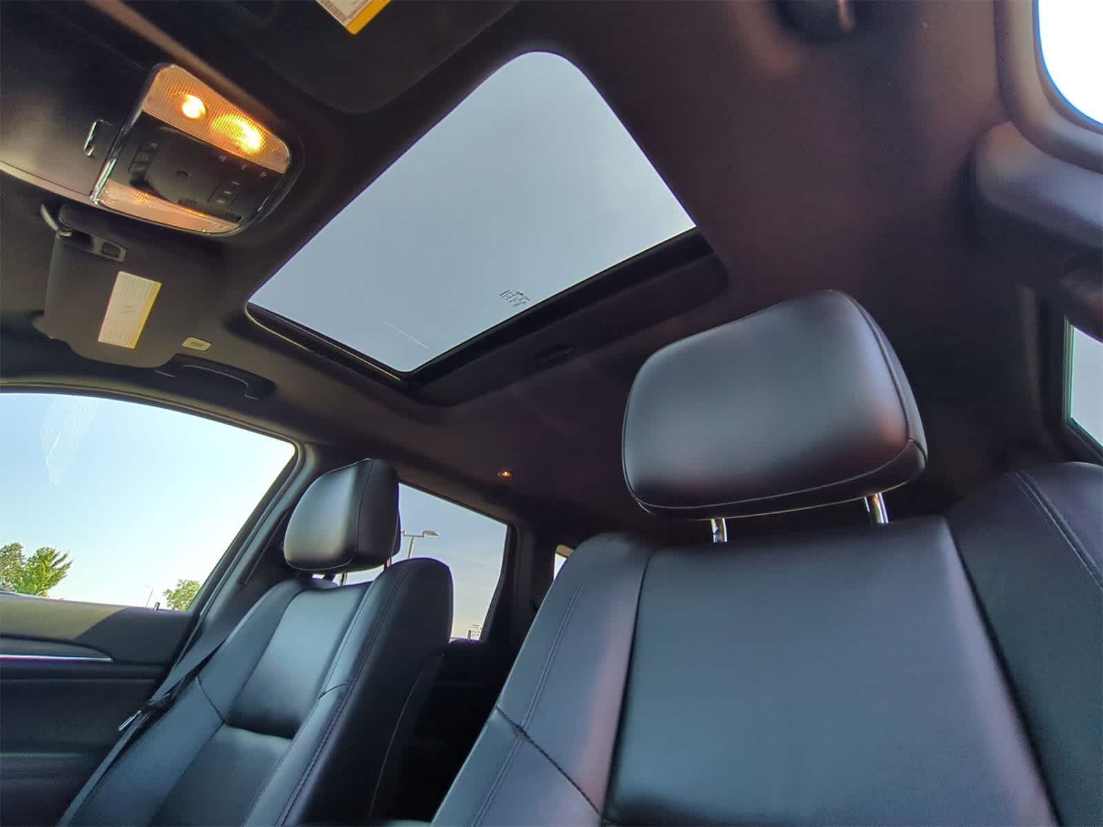 Thumbnail: 2020 Jeep Grand Cherokee - 17