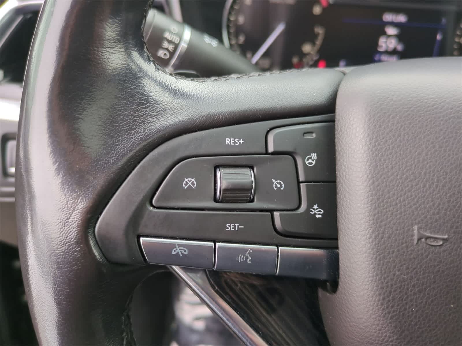 Thumbnail: 2023 Cadillac XT6 - 24