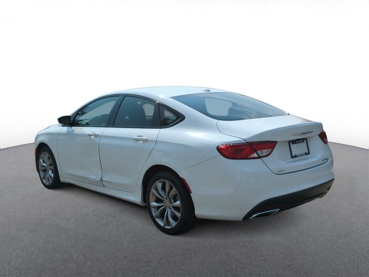 Thumbnail: 2016 Chrysler 200 - 6