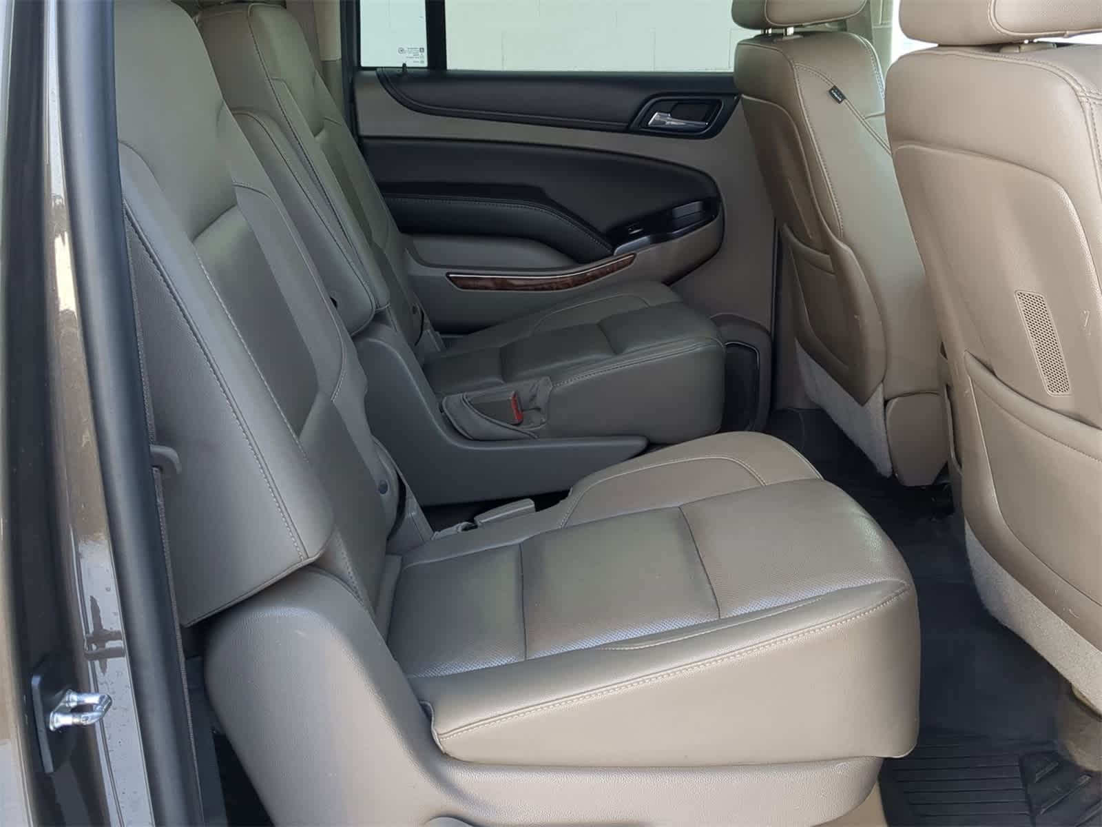 Thumbnail: 2016 Chevrolet Suburban - 27