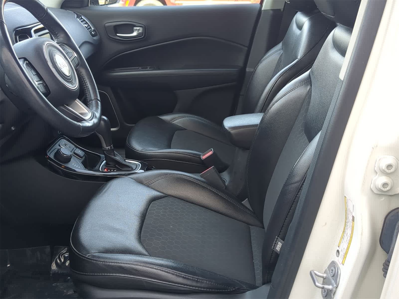 Thumbnail: 2018 Jeep Compass - 23