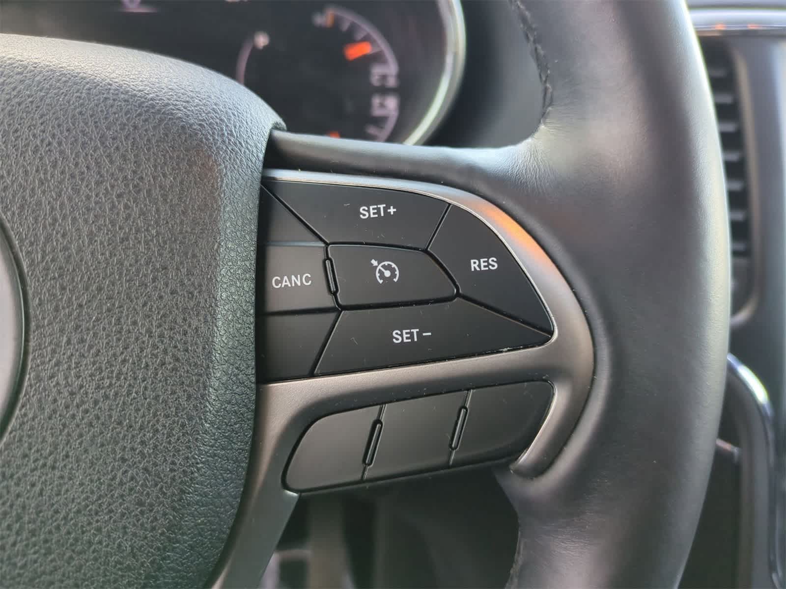 Thumbnail: 2018 Jeep Grand Cherokee - 25