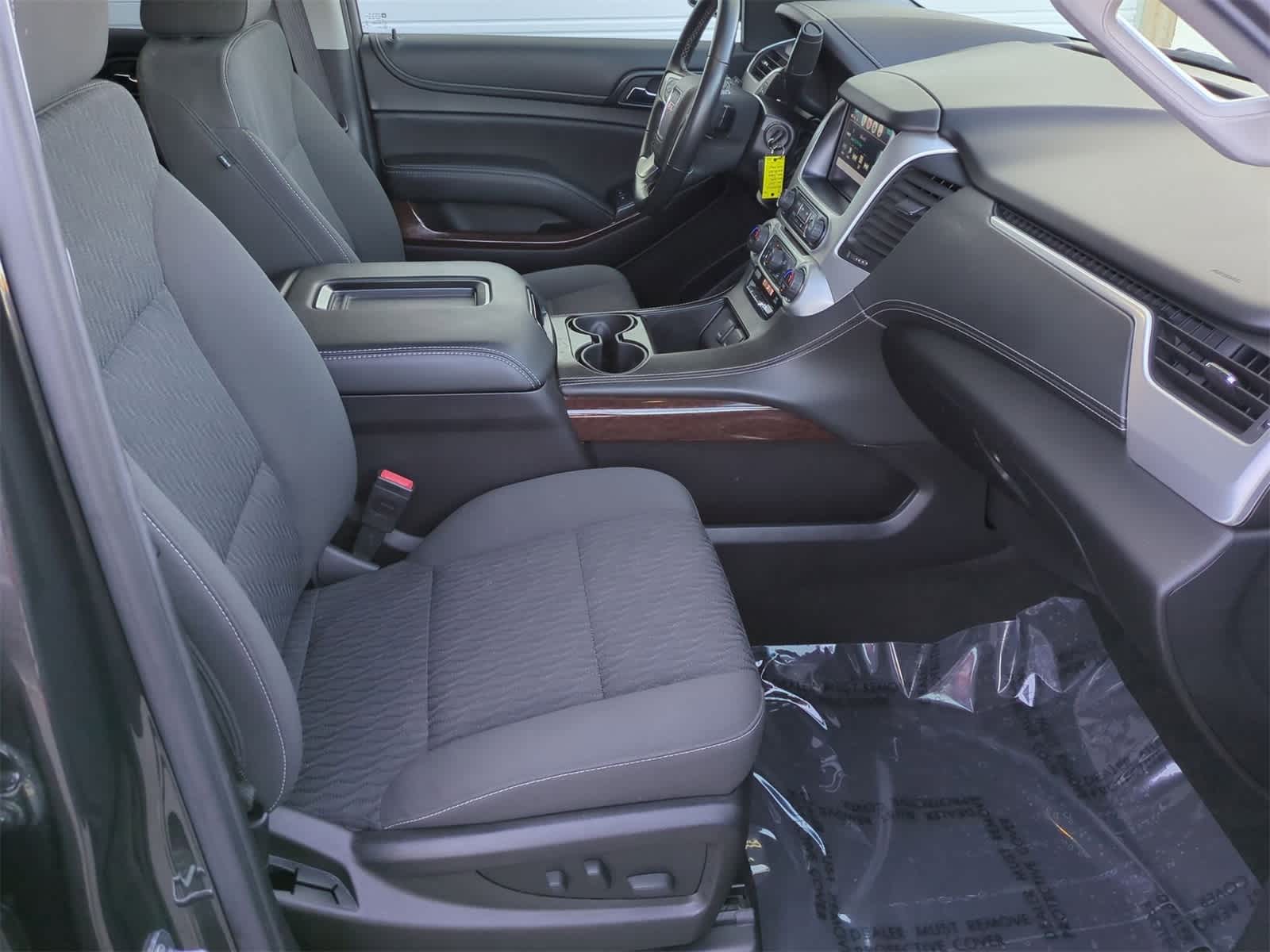 Thumbnail: 2017 GMC Yukon XL - 21