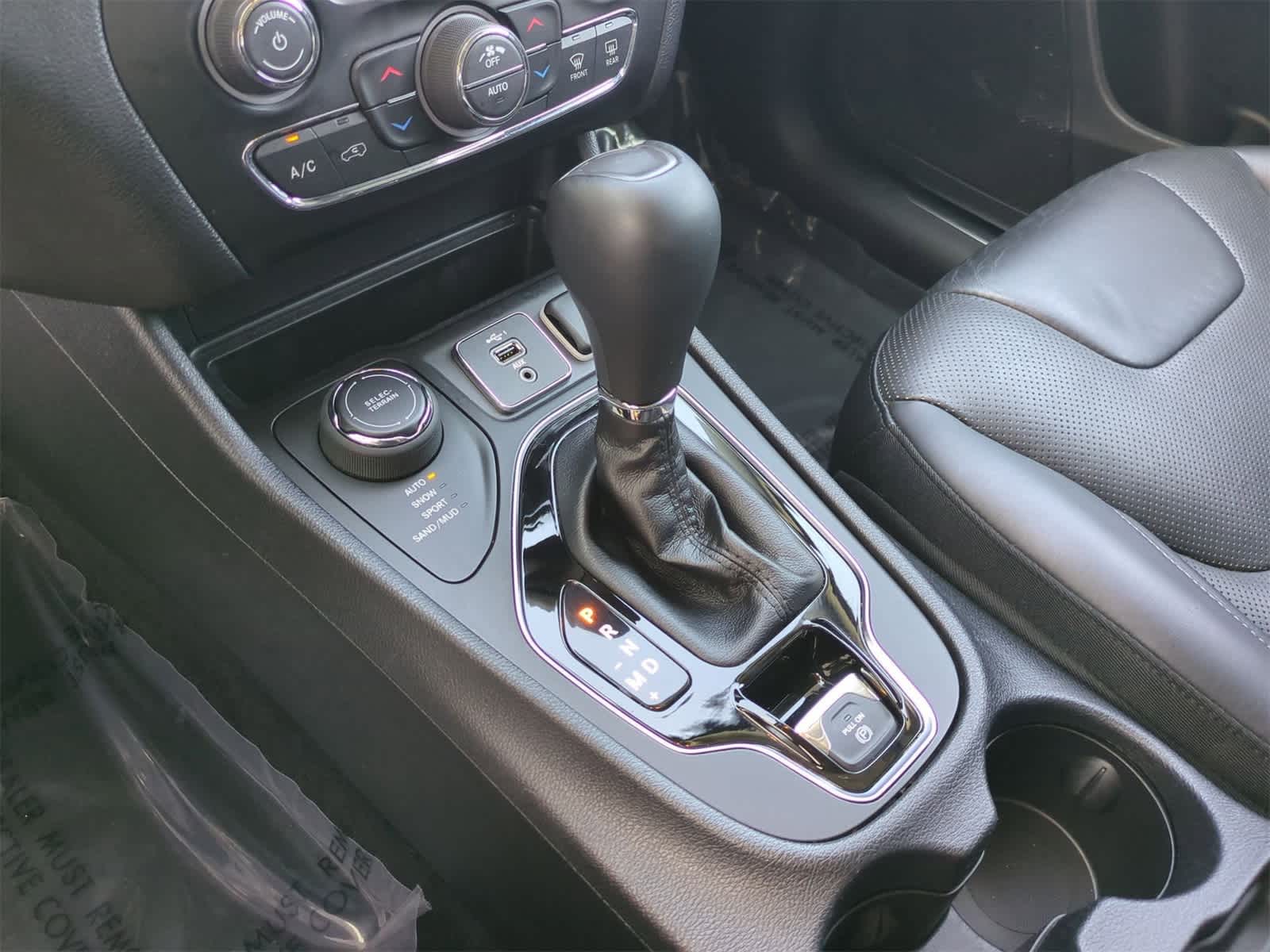 Thumbnail: 2019 Jeep Cherokee - 31