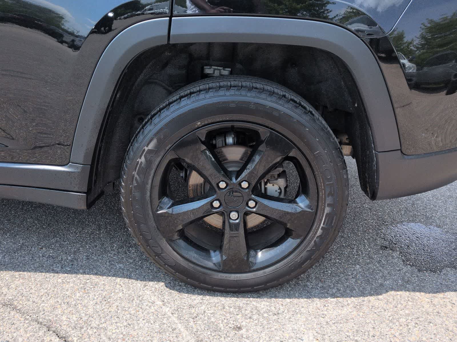 Thumbnail: 2023 Jeep Grand Cherokee - 14
