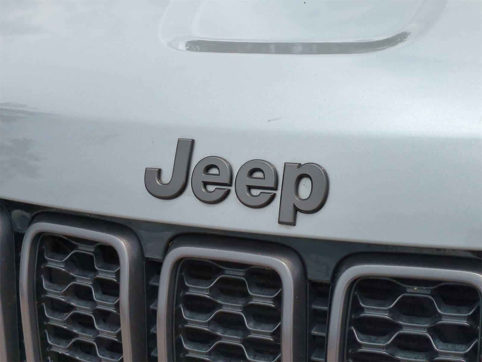 Thumbnail: 2021 Jeep Grand Cherokee - 11