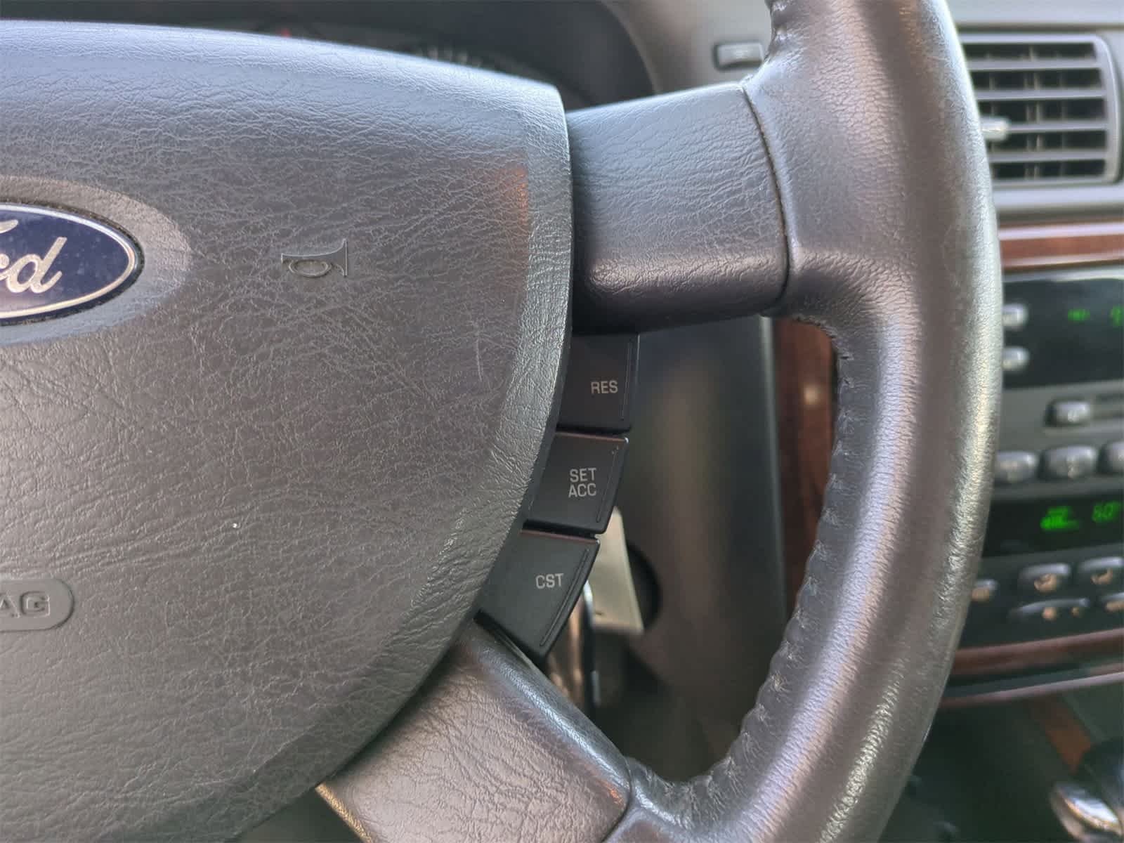 Thumbnail: 2004 Ford Taurus - 23