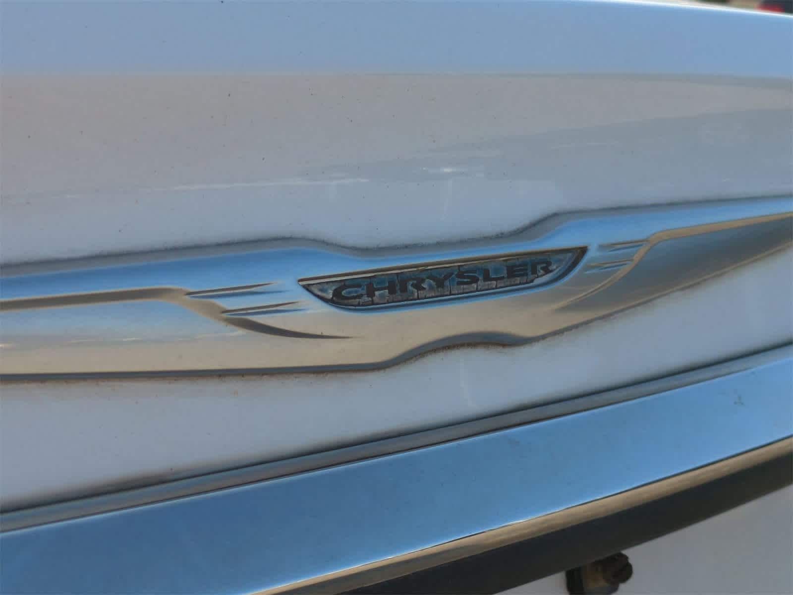 2012 Chrysler 200 Touring 11