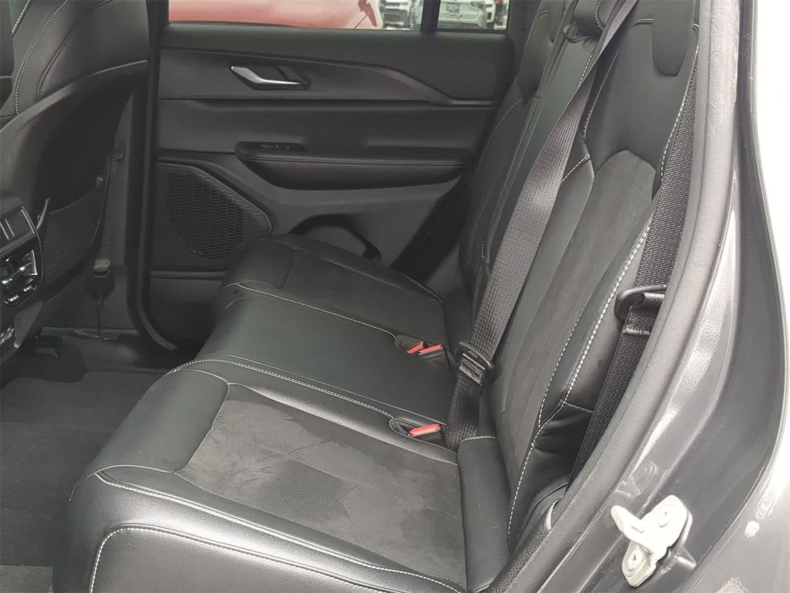 Thumbnail: 2024 Jeep Grand Cherokee - 26