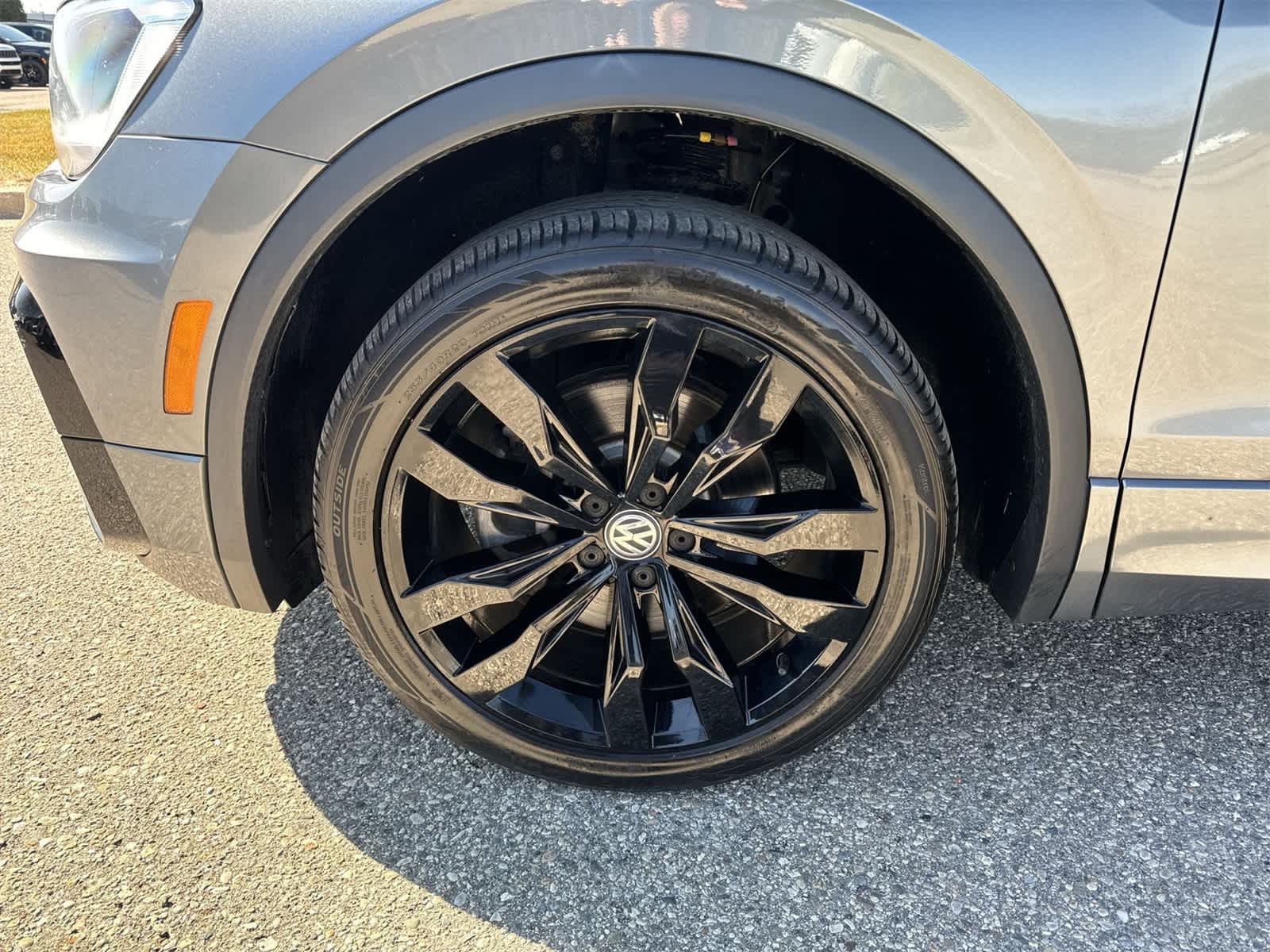 Thumbnail: 2021 Volkswagen Tiguan - 14