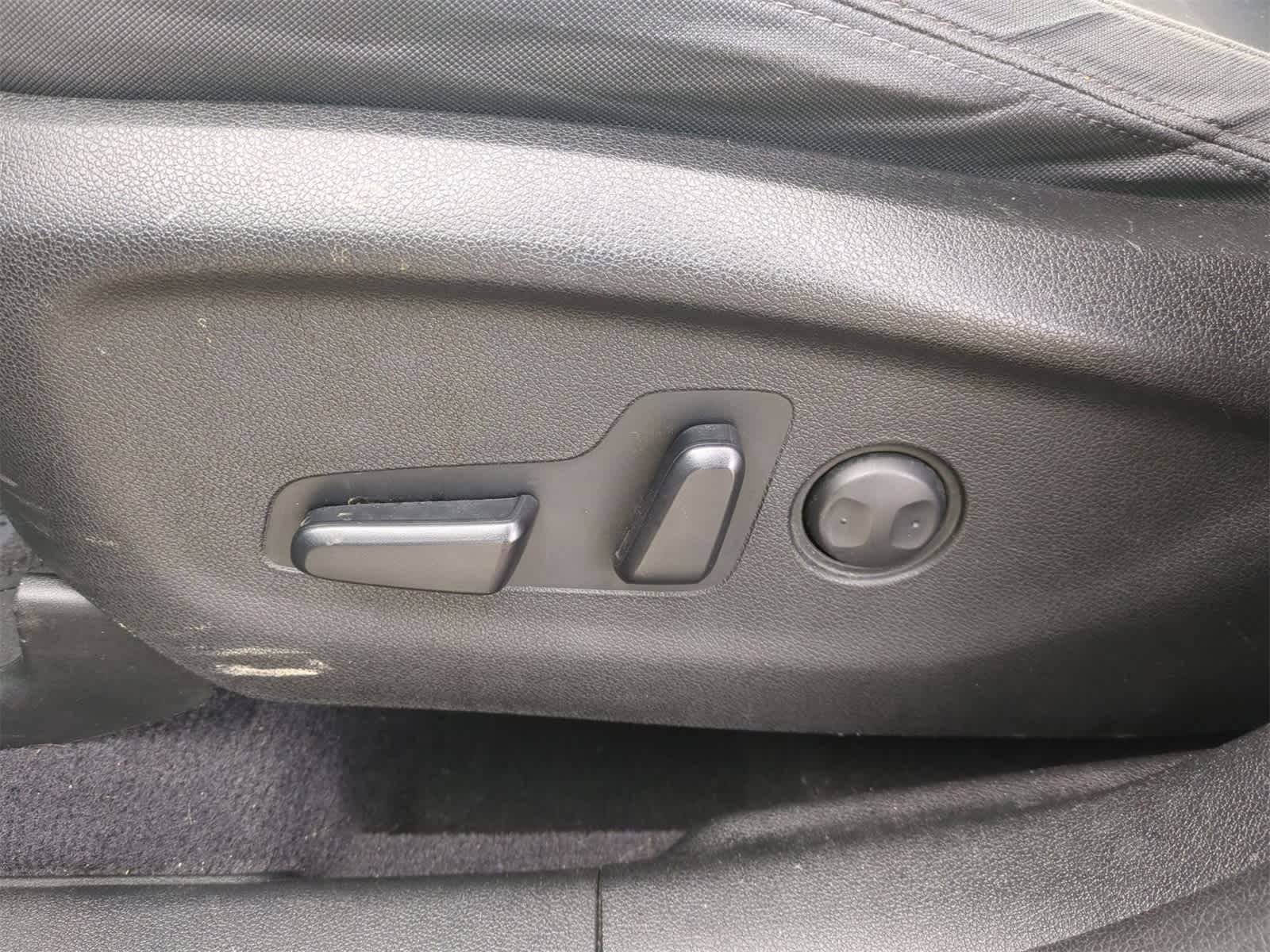 Thumbnail: 2016 Kia Sorento - 17