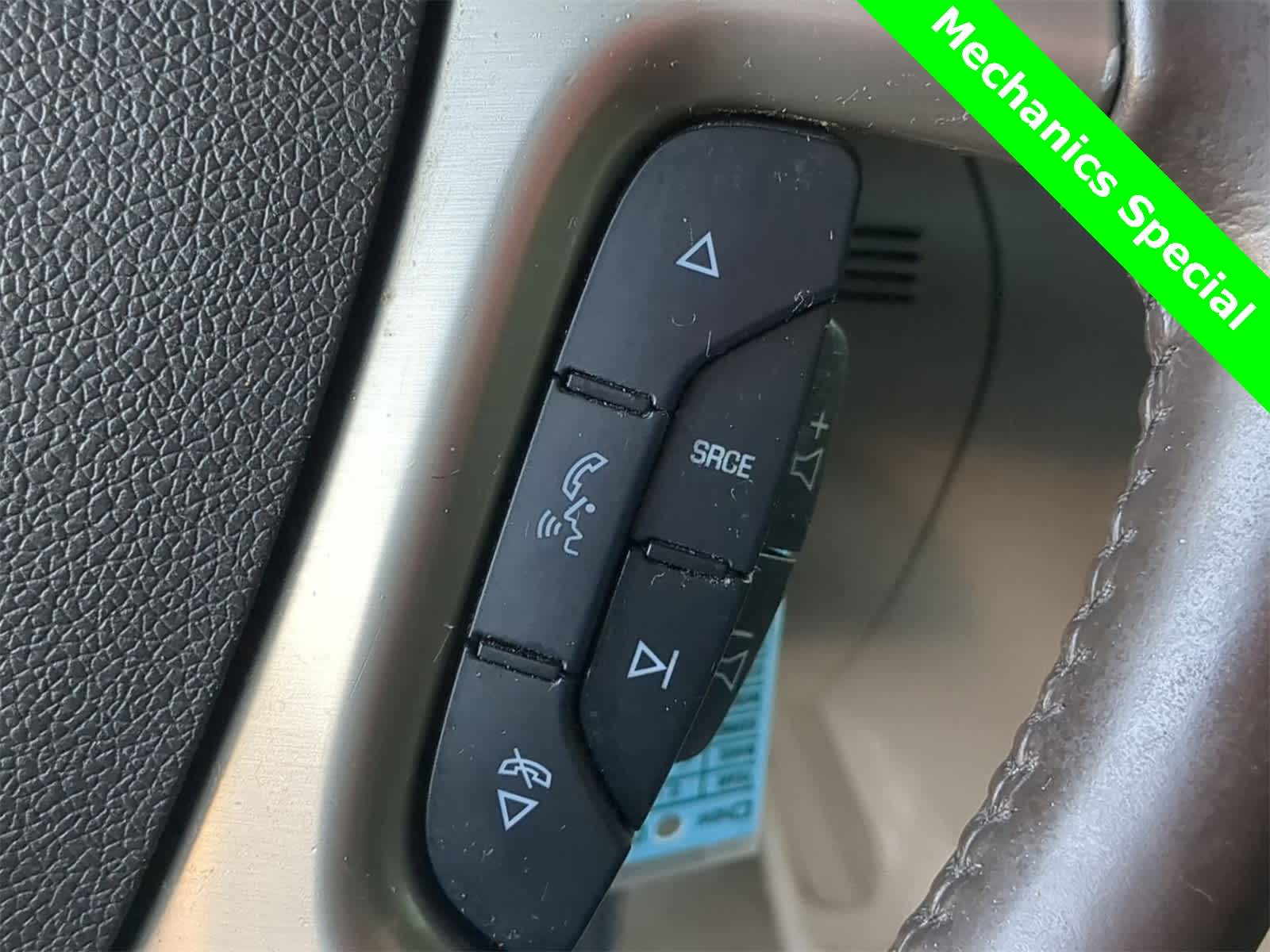 Thumbnail: 2015 GMC Acadia - 26