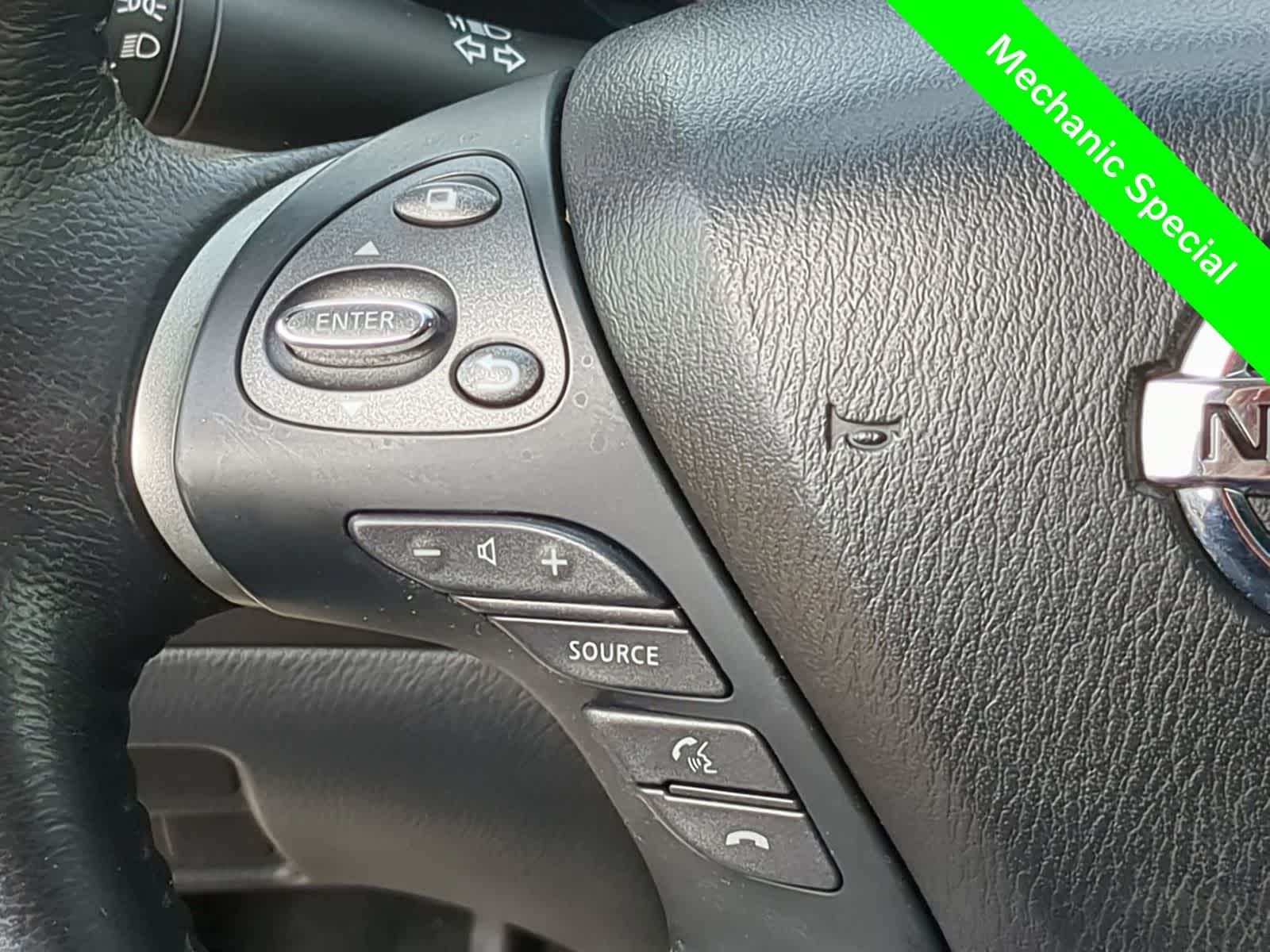 Thumbnail: 2013 Nissan Pathfinder - 23