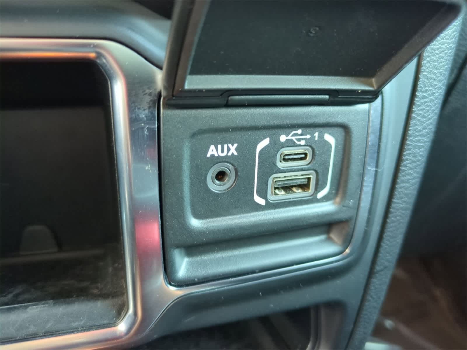 Thumbnail: 2023 Jeep Wrangler - 30