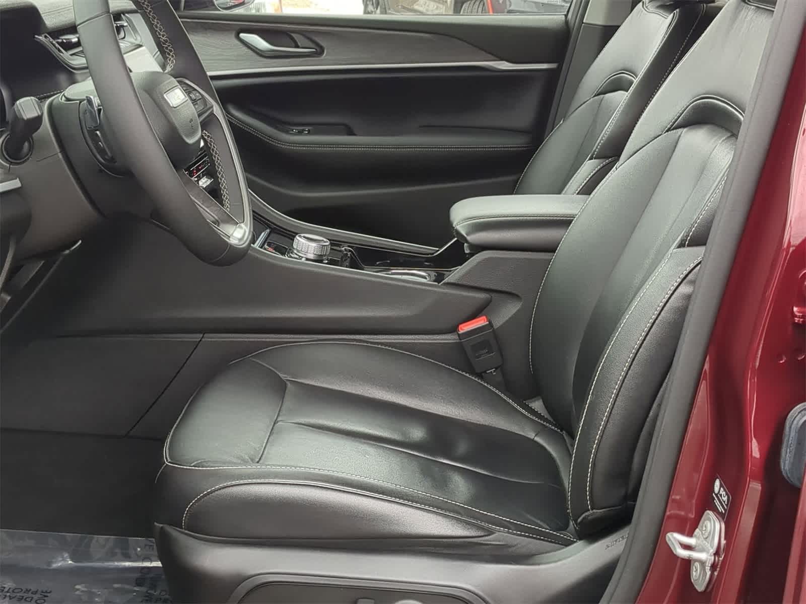 Thumbnail: 2023 Jeep Grand Cherokee - 23