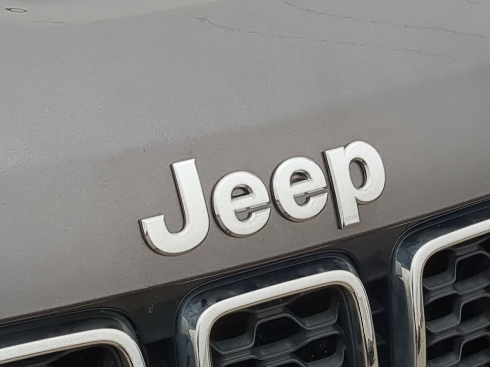 Thumbnail: 2021 Jeep Grand Cherokee - 12