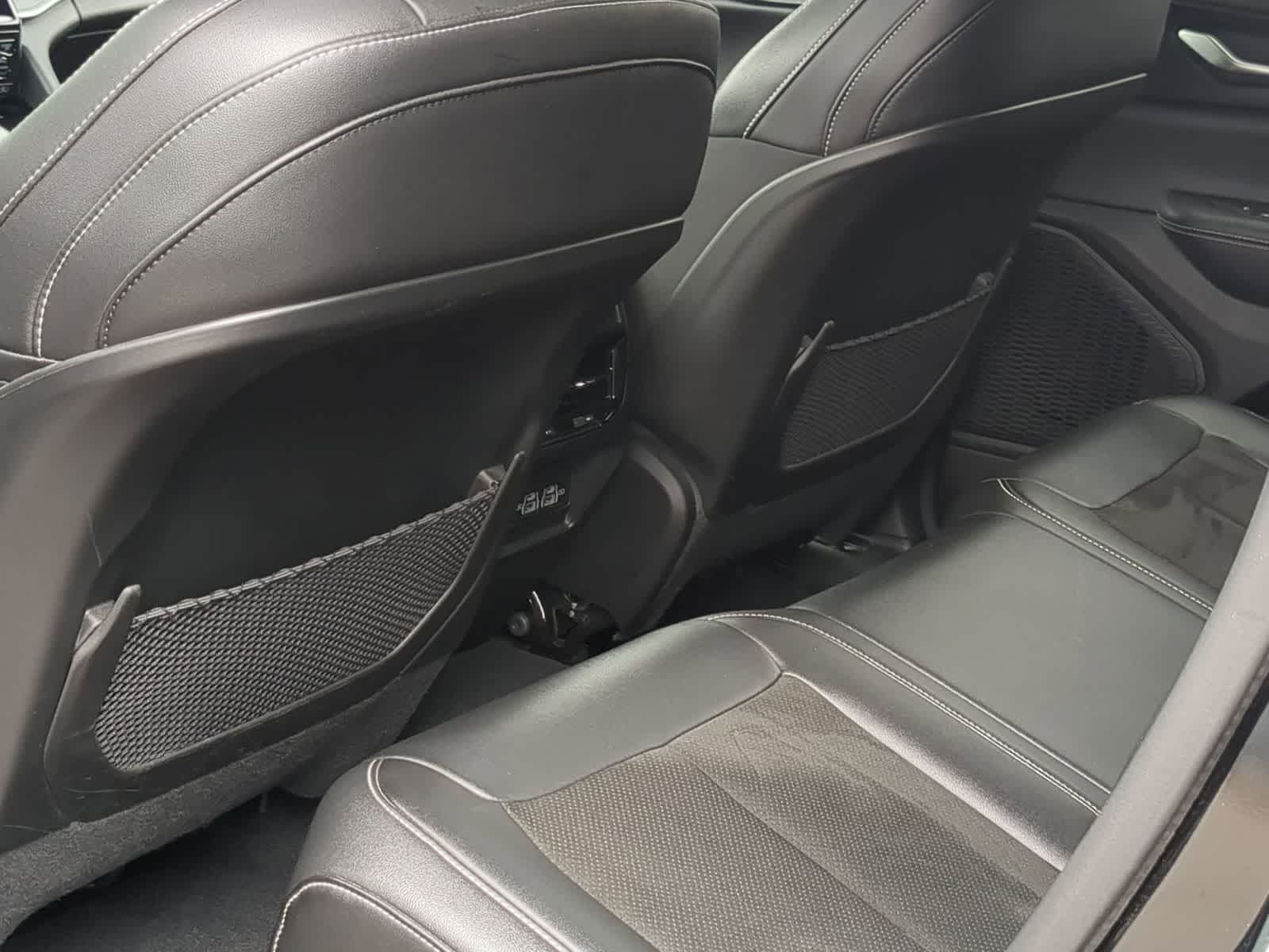 Thumbnail: 2023 Jeep Grand Cherokee - 18