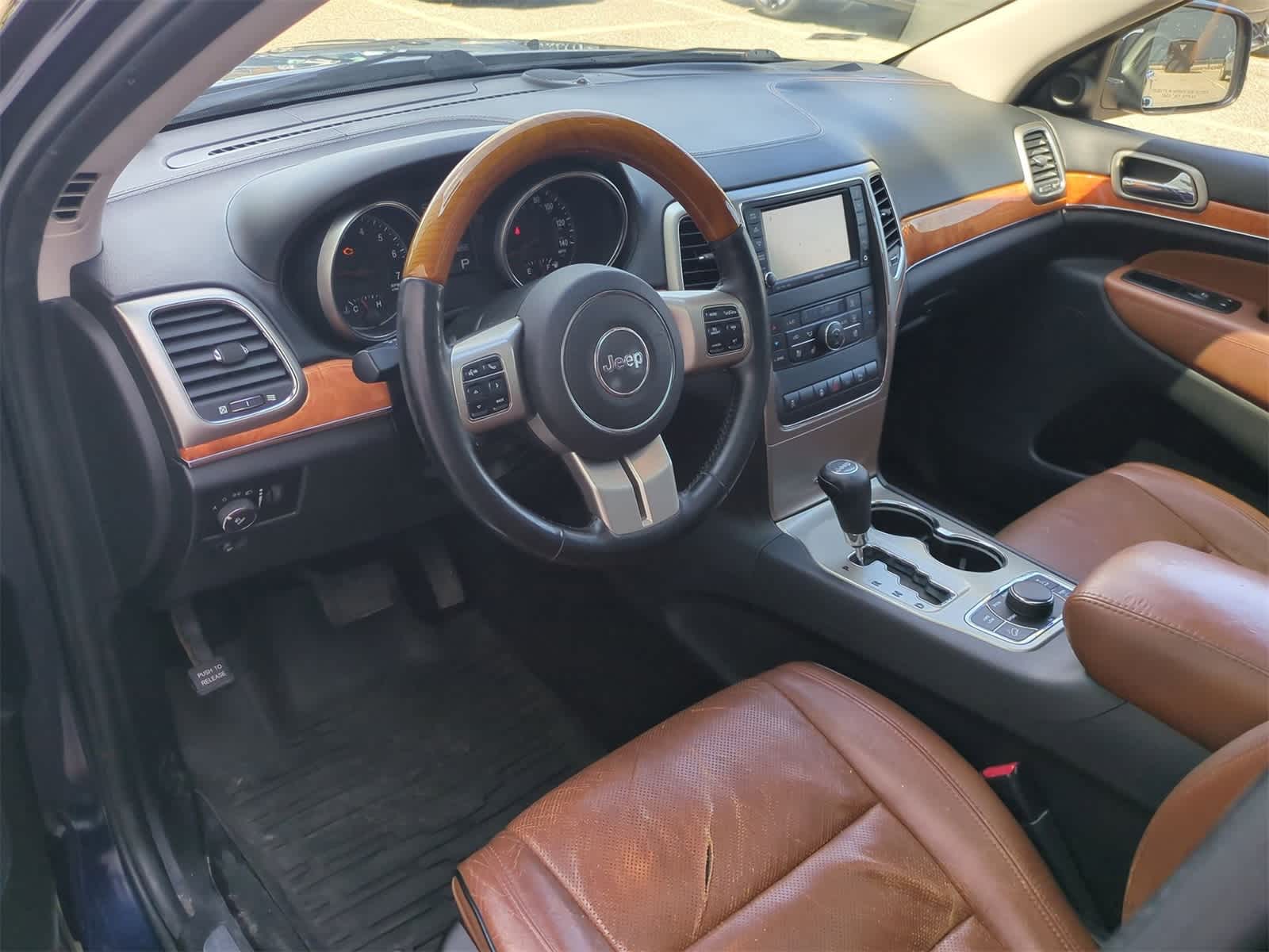 2012 Jeep Grand Cherokee Overland 10