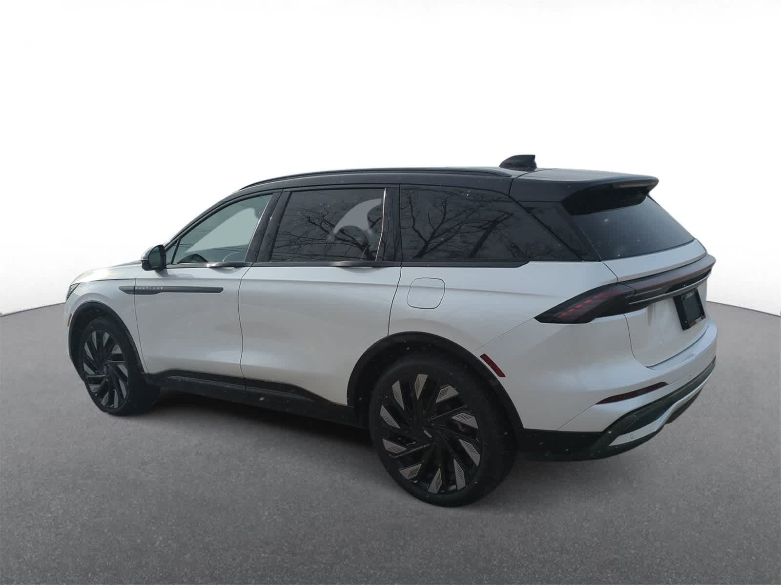 Thumbnail: 2025 Lincoln Nautilus - 6