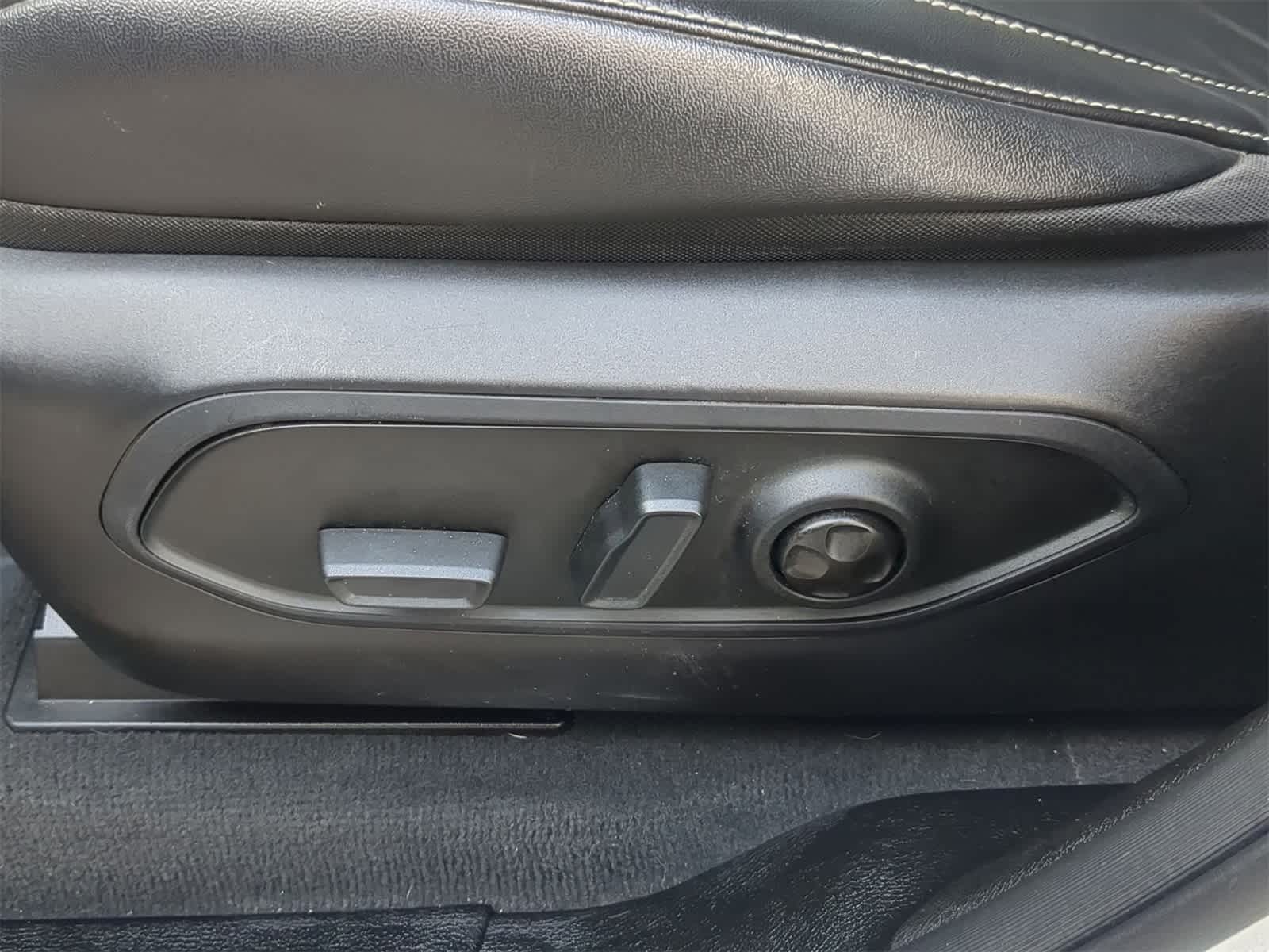 Thumbnail: 2022 Jeep Grand Cherokee L - 24