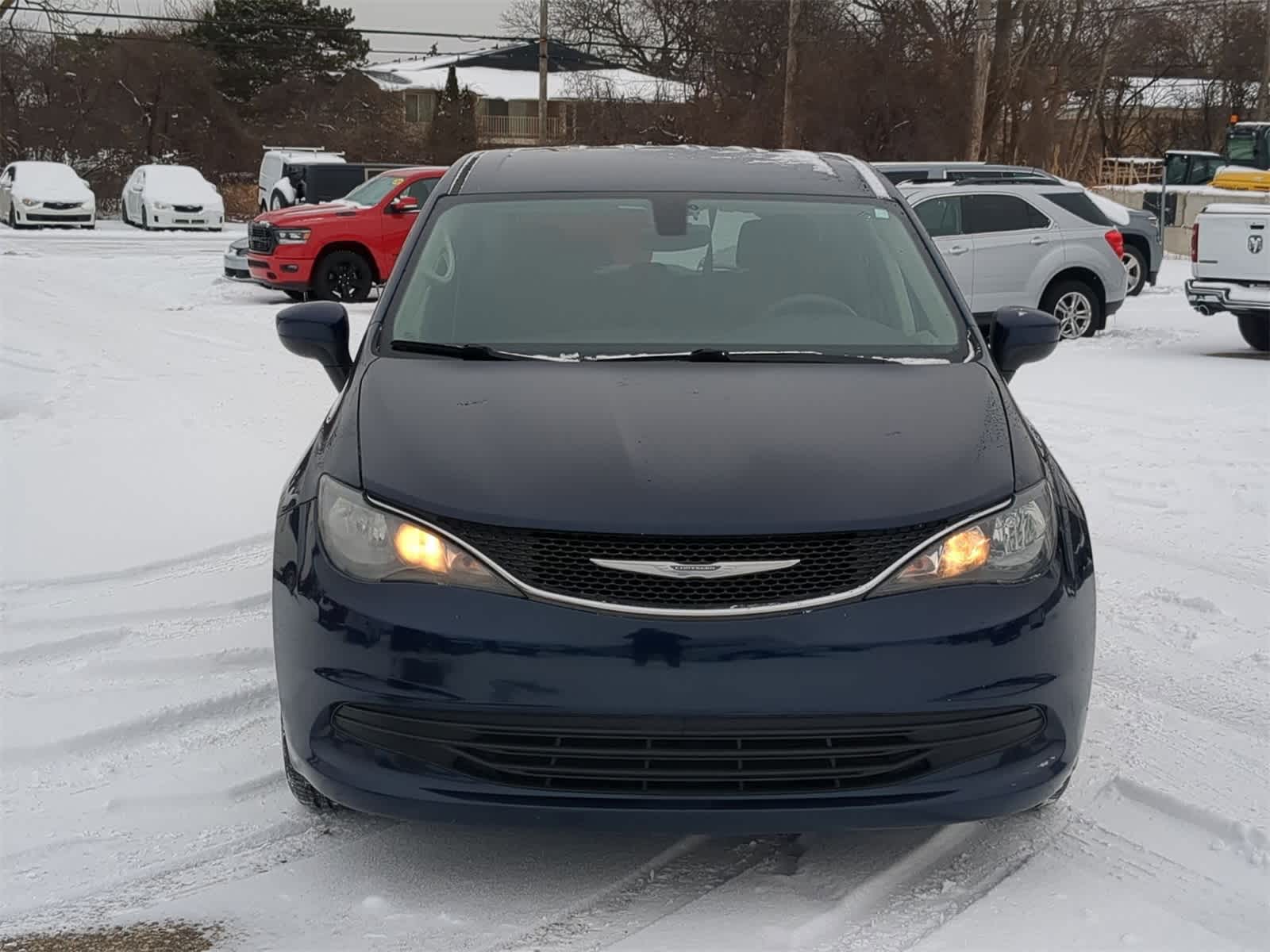 Thumbnail: 2017 Chrysler Pacifica - 17