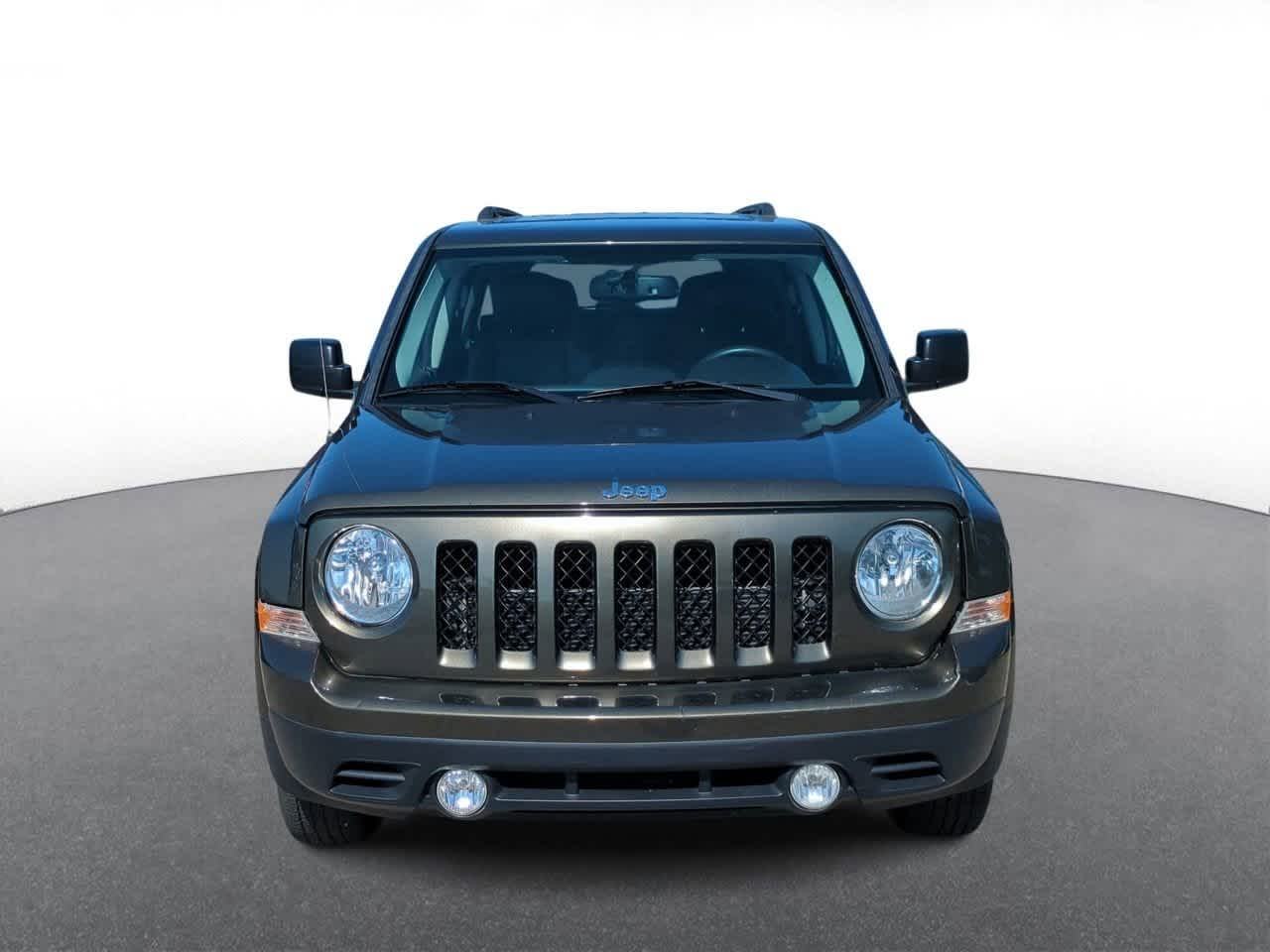 Thumbnail: 2015 Jeep Patriot - 3