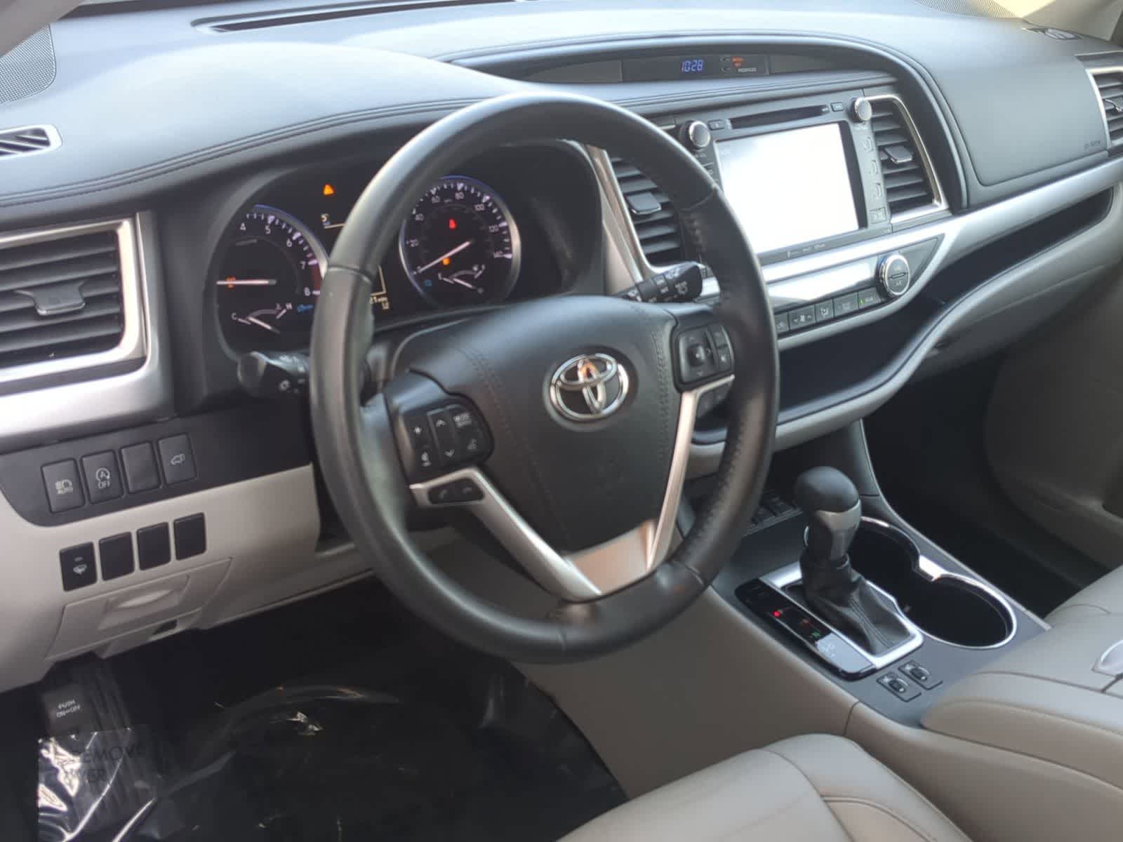 Thumbnail: 2019 Toyota Highlander - 10