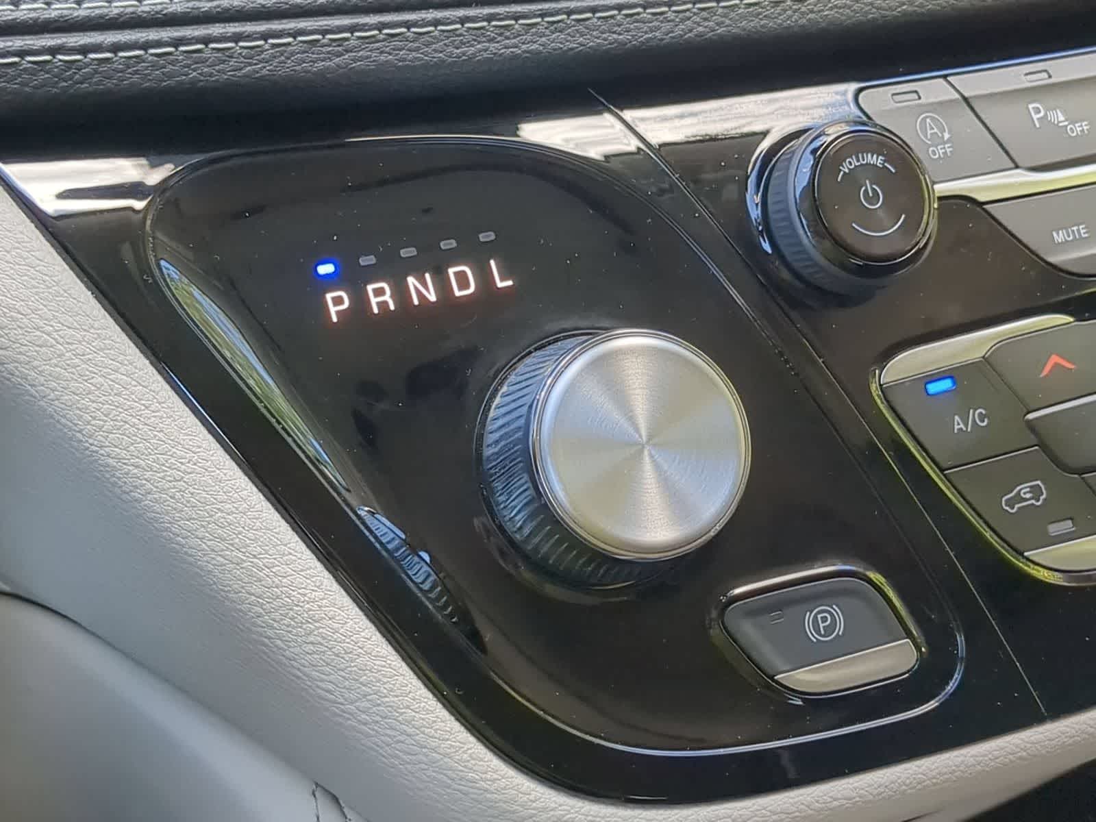 Thumbnail: 2024 Chrysler Pacifica - 30