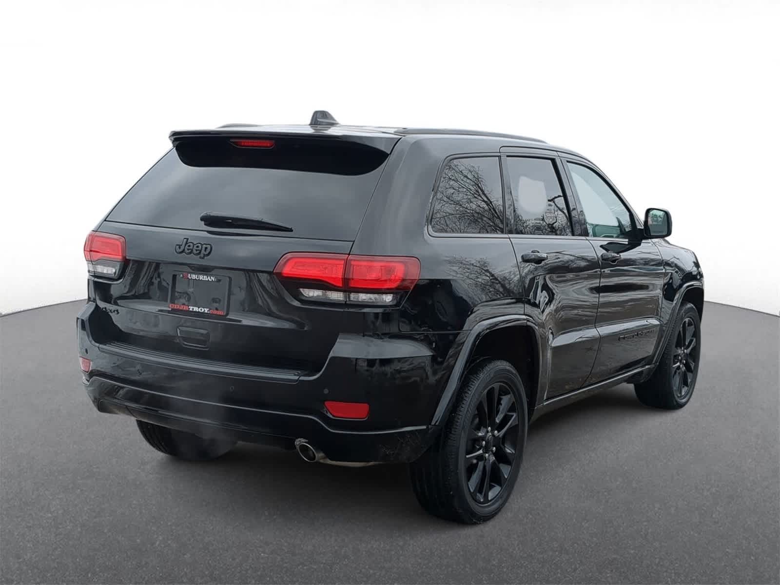 Thumbnail: 2022 Jeep Grand Cherokee - 8