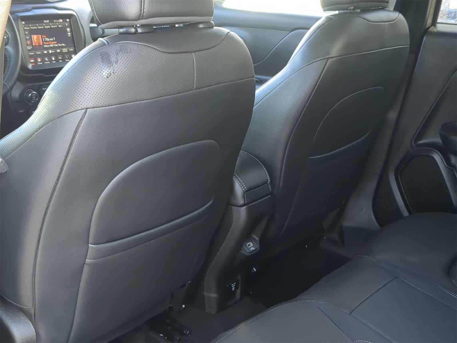 Thumbnail: 2021 Jeep Renegade - 25