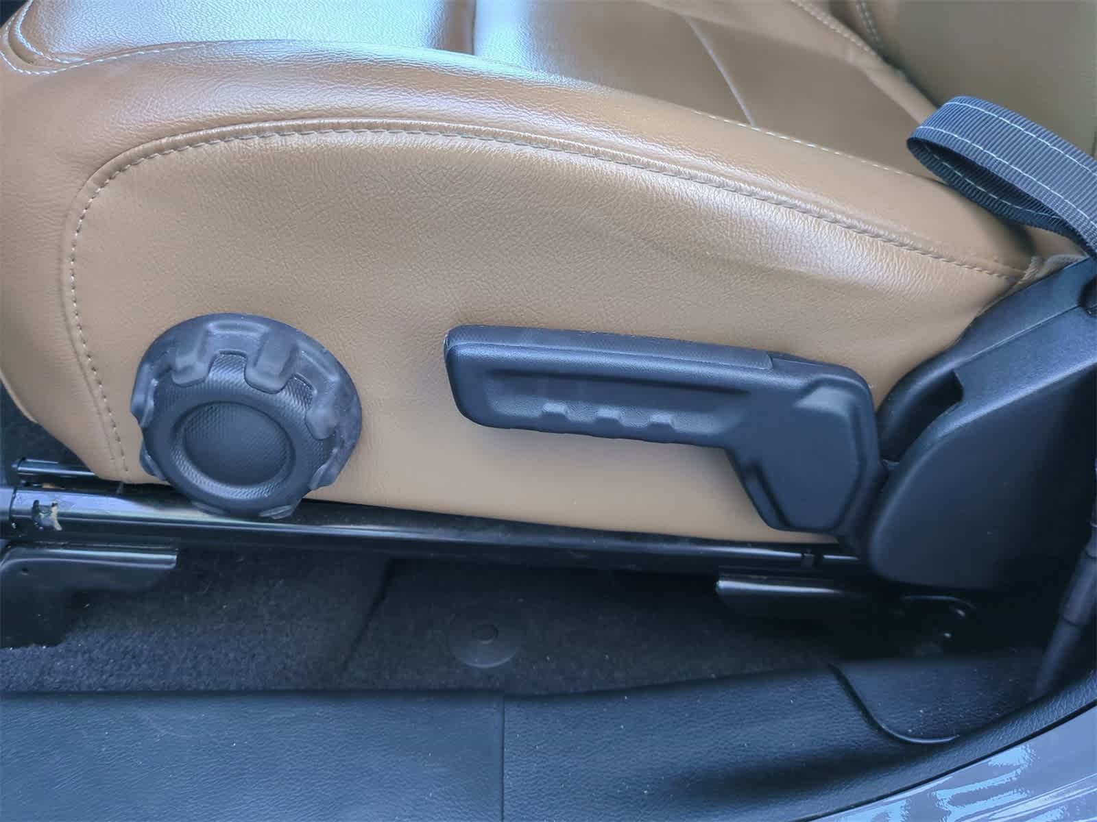 Thumbnail: 2022 Jeep Wrangler - 16