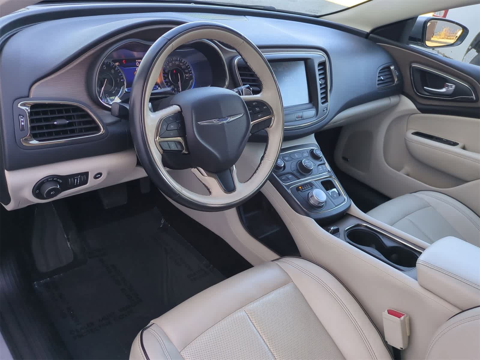 Thumbnail: 2015 Chrysler 200 - 10