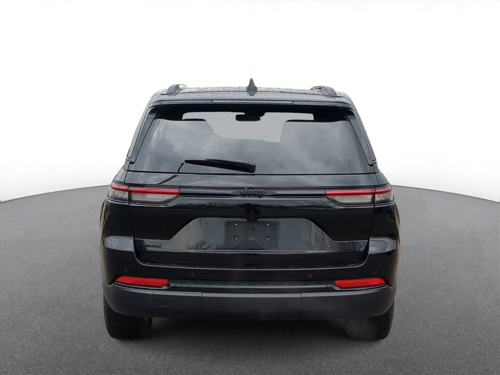 Thumbnail: 2023 Jeep Grand Cherokee - 7