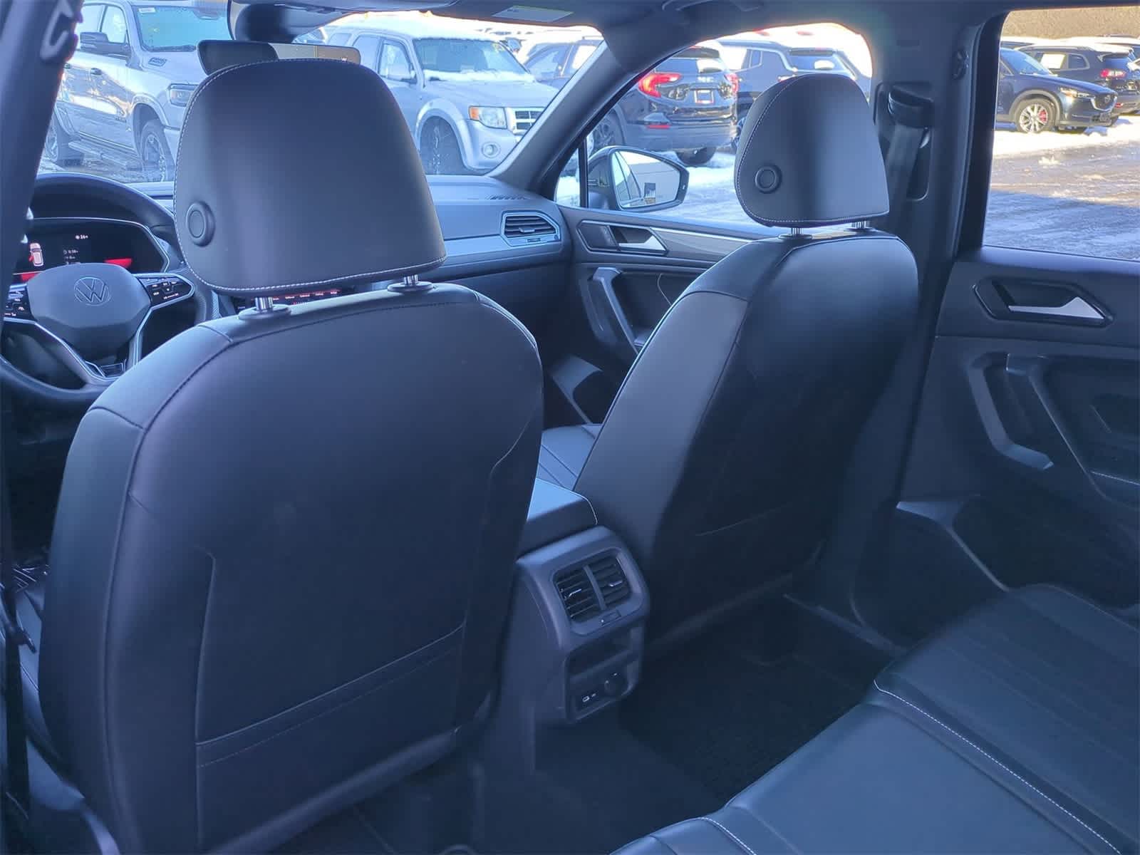 Thumbnail: 2022 Volkswagen Tiguan - 17