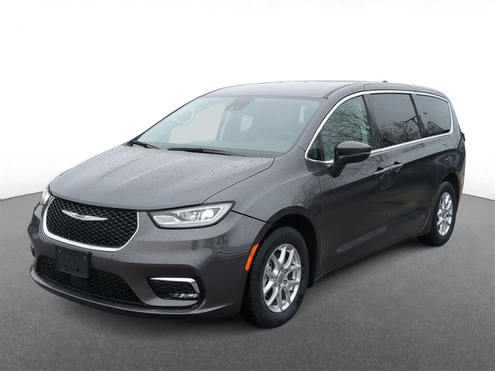 Thumbnail: 2023 Chrysler Pacifica - 4