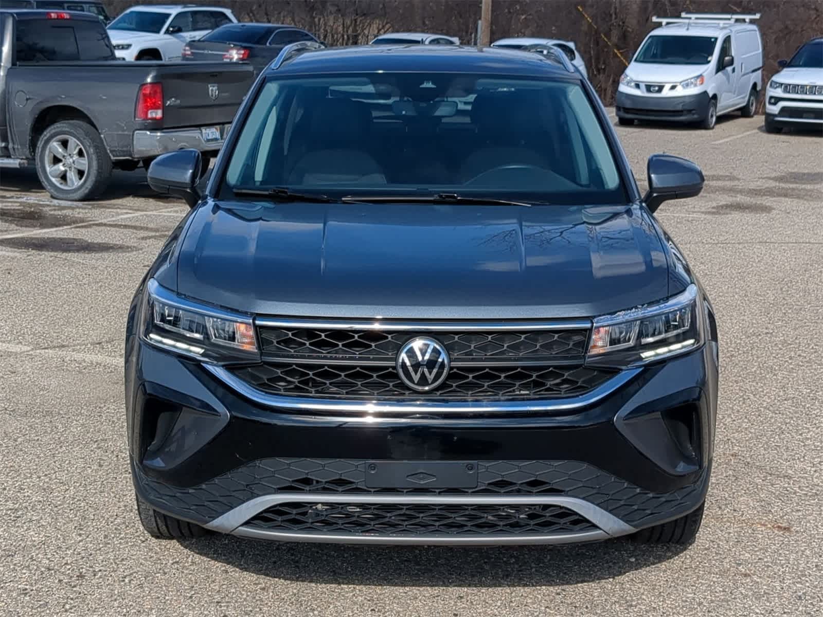 Thumbnail: 2022 Volkswagen Taos - 17