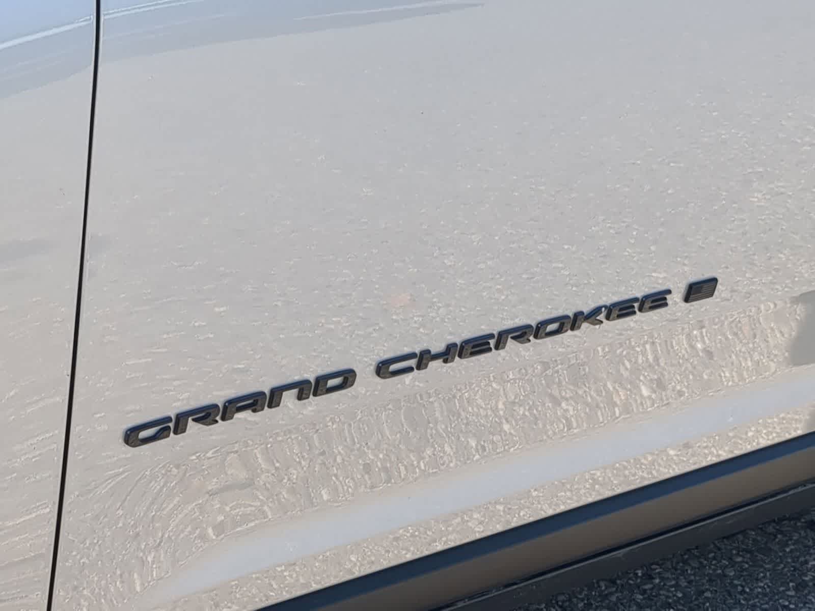 Thumbnail: 2023 Jeep Grand Cherokee - 13