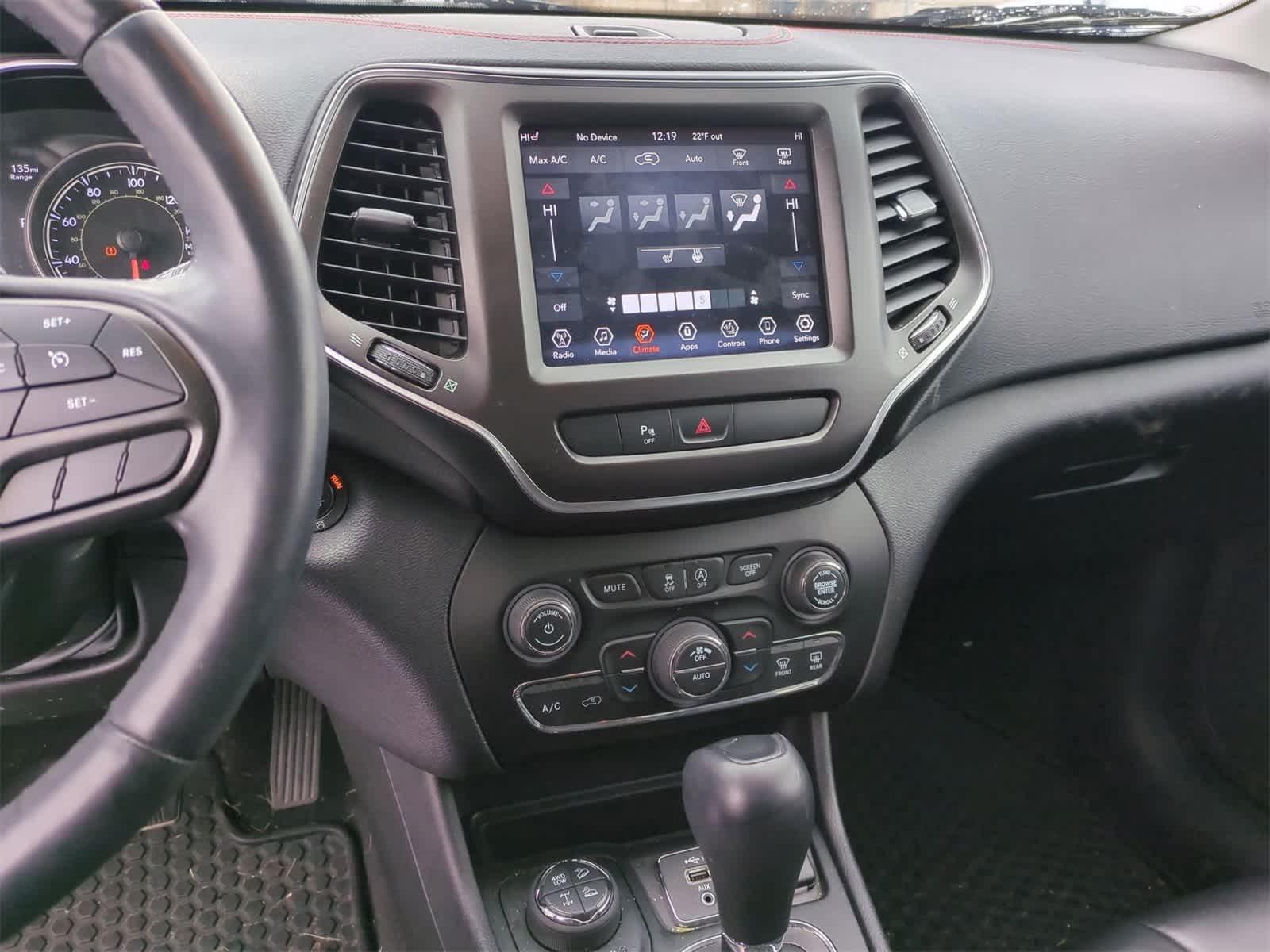 Thumbnail: 2019 Jeep Cherokee - 27