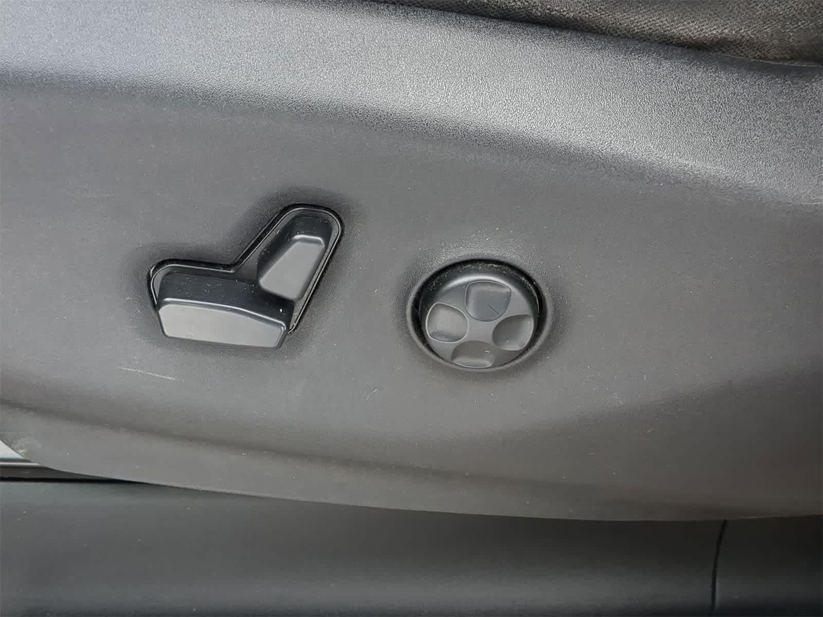 Thumbnail: 2017 Chrysler Pacifica - 24