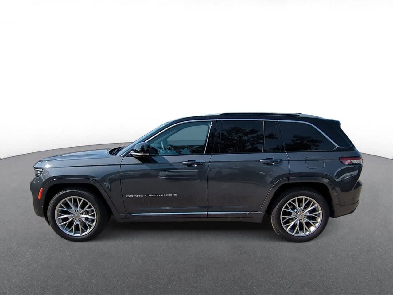 Thumbnail: 2022 Jeep Grand Cherokee - 5