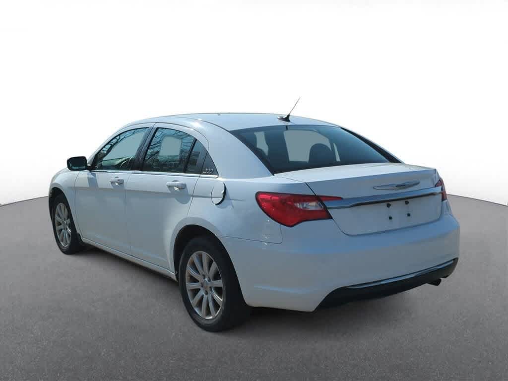 2012 Chrysler 200 Touring 6