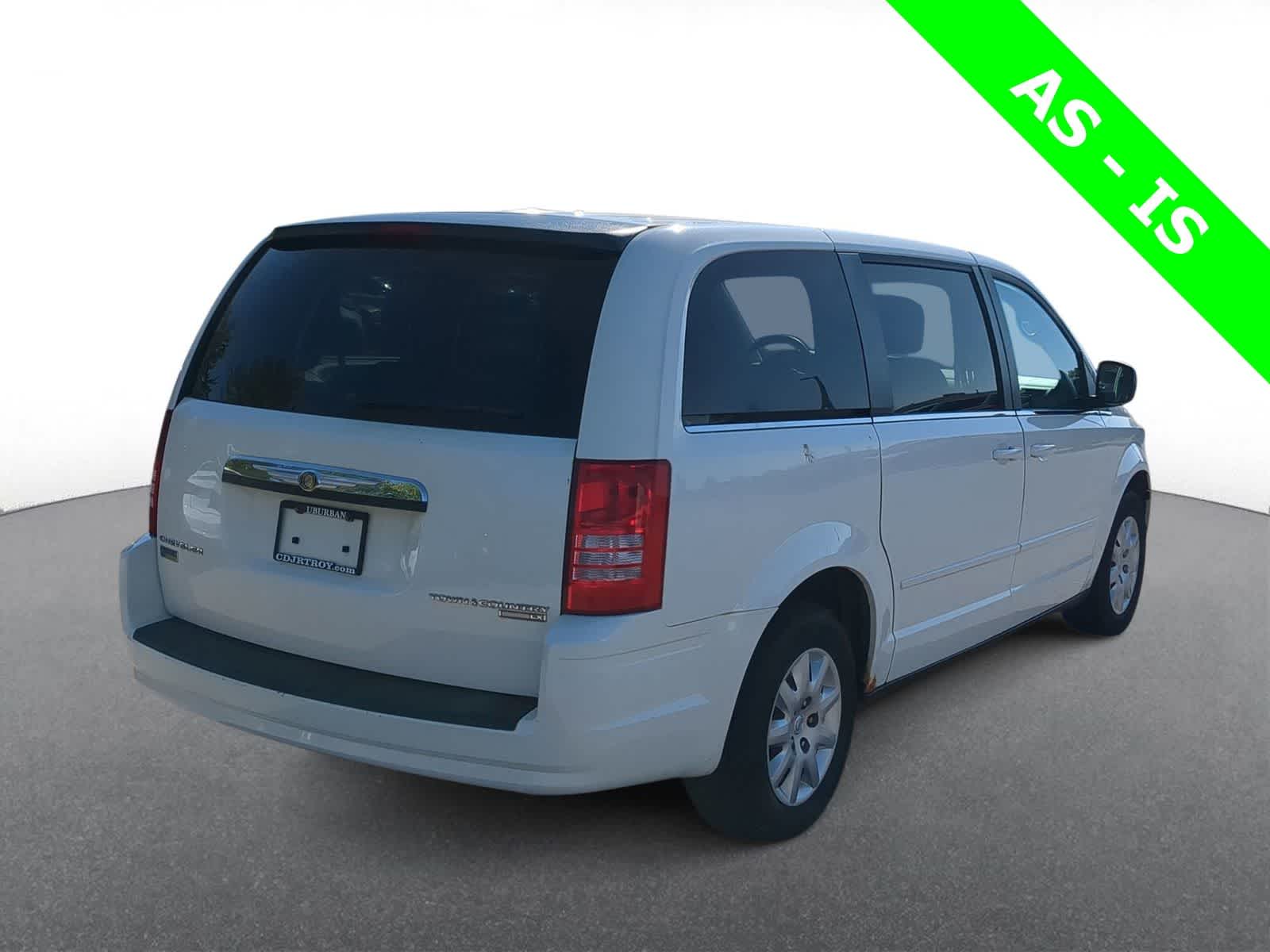 Thumbnail: 2010 Chrysler Town & Country - 8