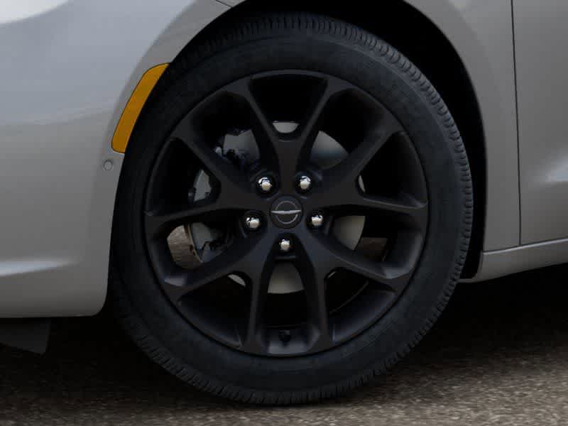 Thumbnail: 2026 Chrysler Pacifica - 8