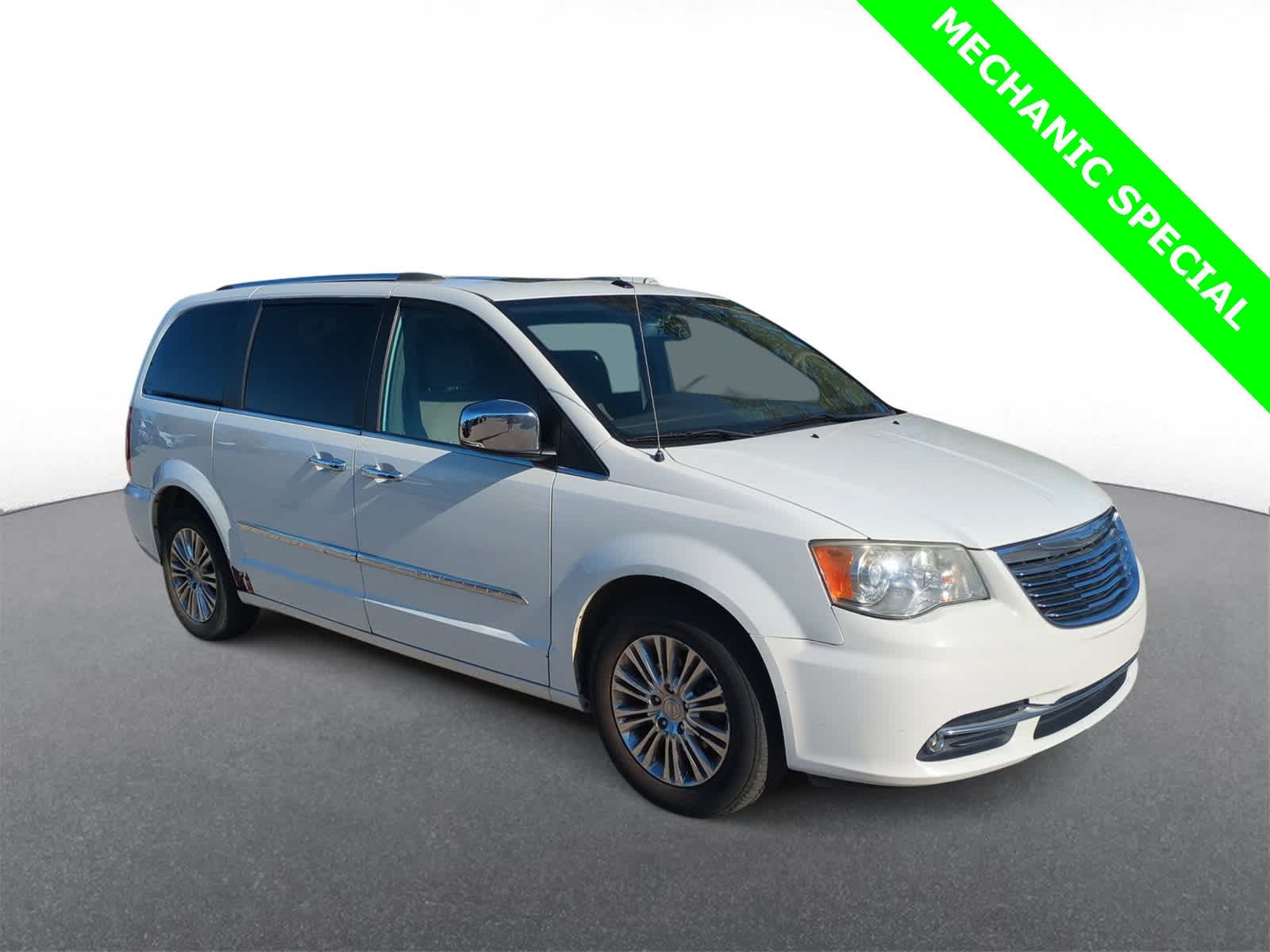 Thumbnail: 2011 Chrysler Town & Country - 2