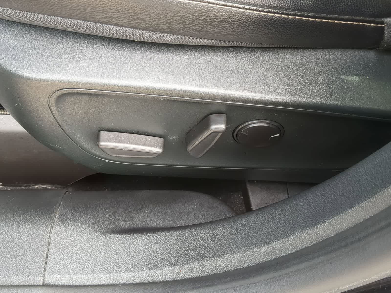 Thumbnail: 2022 Ford Escape - 17