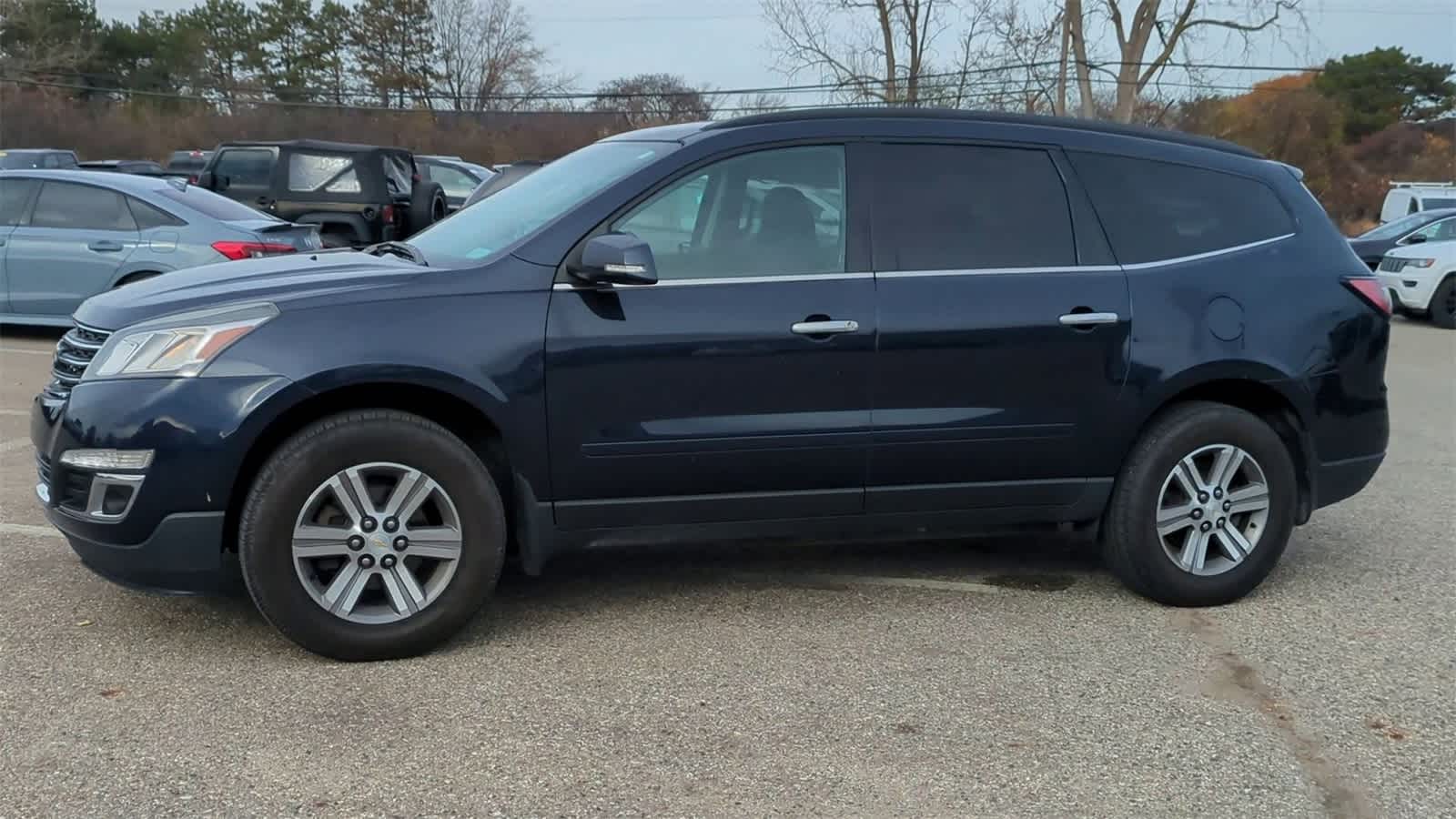 2015 Chevrolet Traverse 1LT photo 4