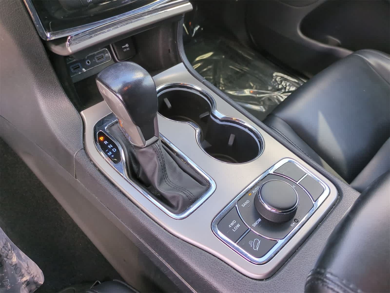 Thumbnail: 2021 Jeep Grand Cherokee - 32